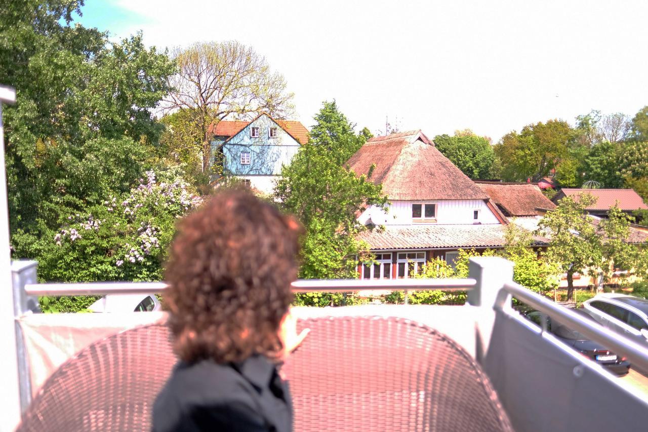 Hotel Zum Strandlaufer Ahrenshoop Exterior foto
